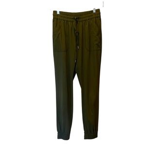 Aritzia TNA Women’s XXS Khaki Green Joggers